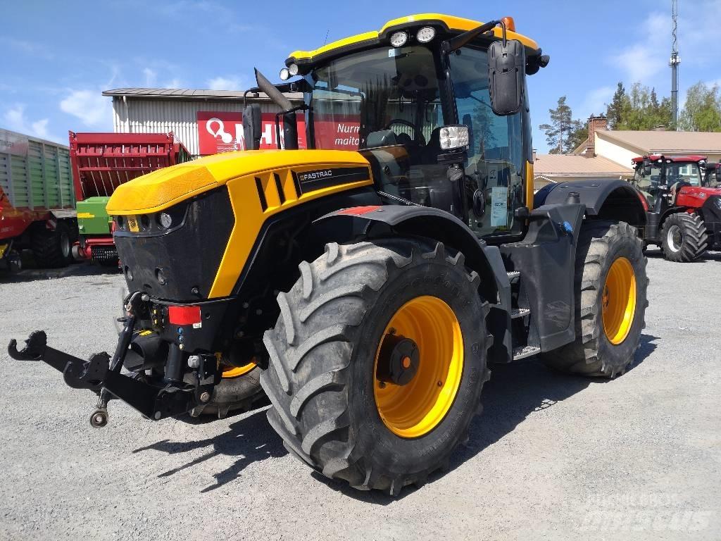 JCB Fastrac 4220 Traktorji