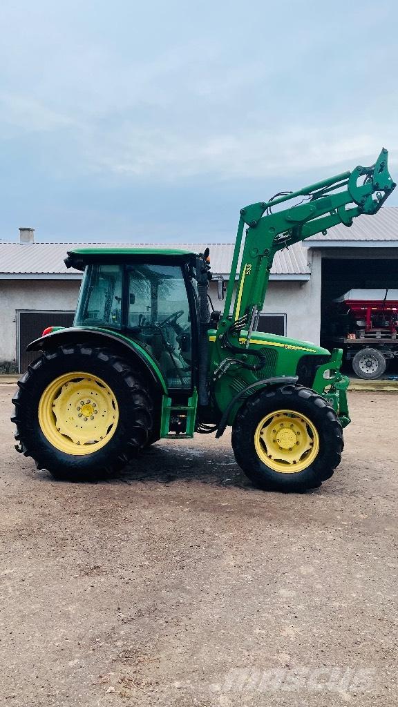 John Deere 5820 Traktorji
