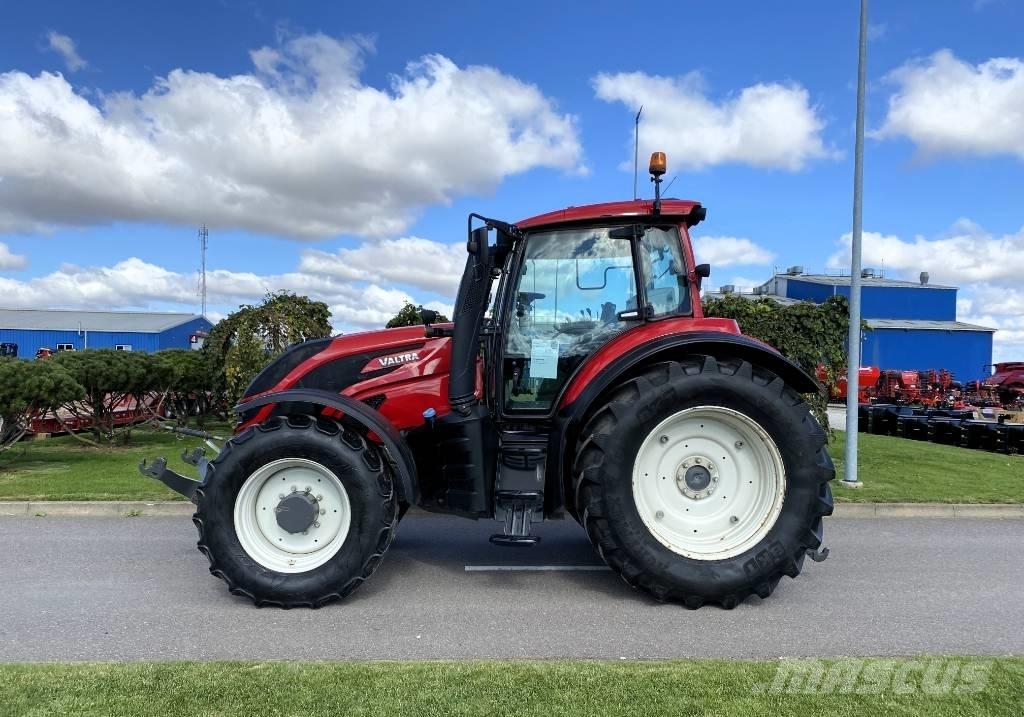 Valtra T 234 A Traktorji