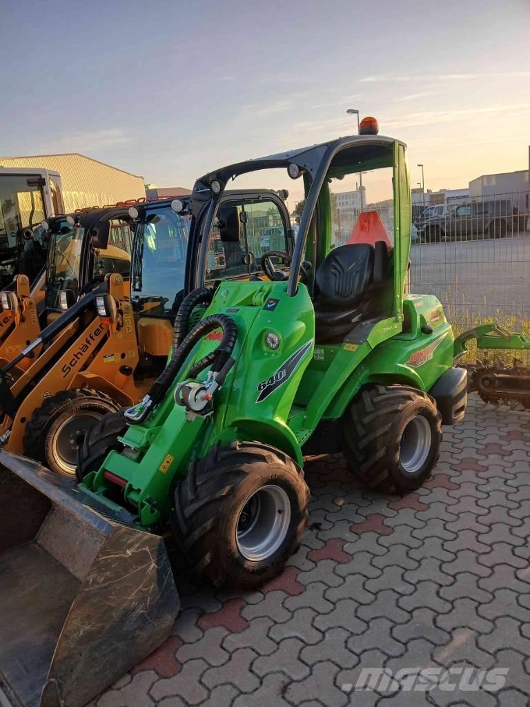 Avant 640i Skid steer mini nakladalci