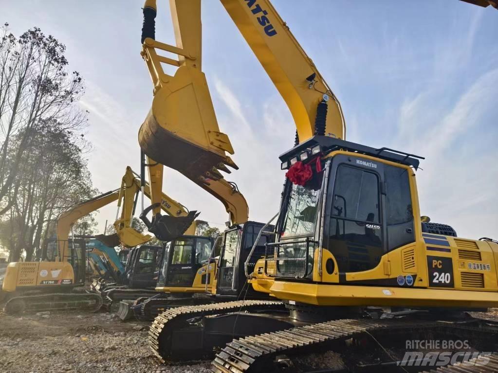 Komatsu PC240-8 Midi bagri 7t – 12t