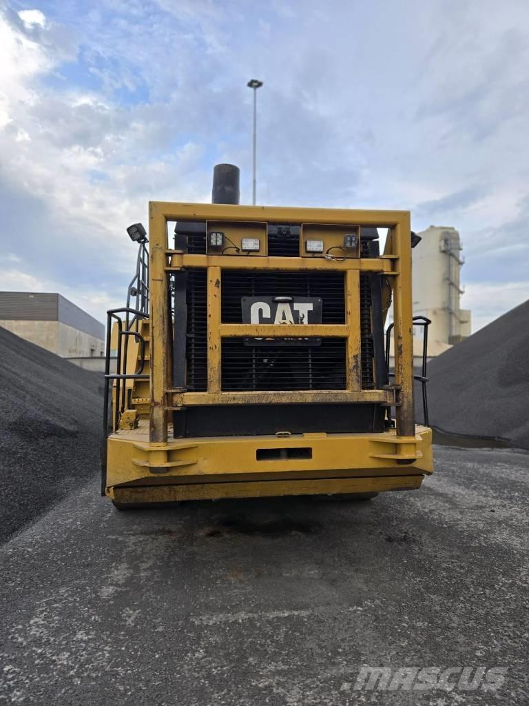 CAT 988 K Kolesni nakladalci
