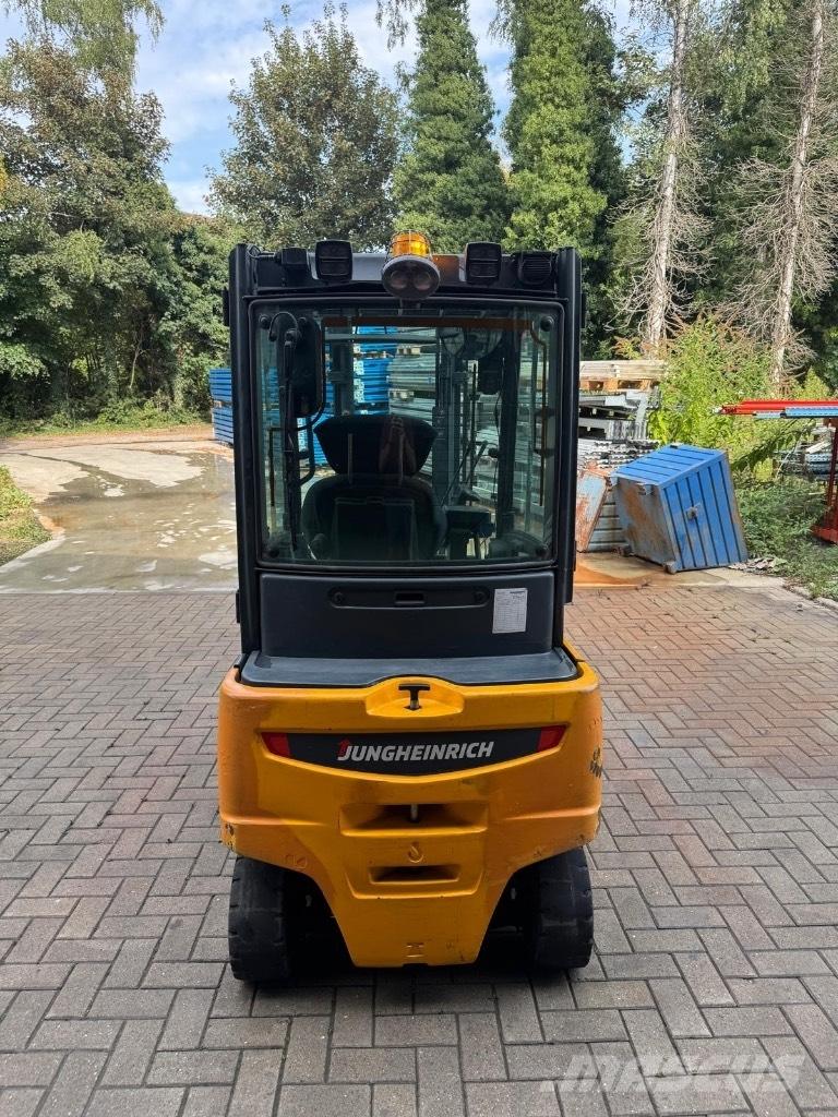 Jungheinrich EFG320 Električni viličarji