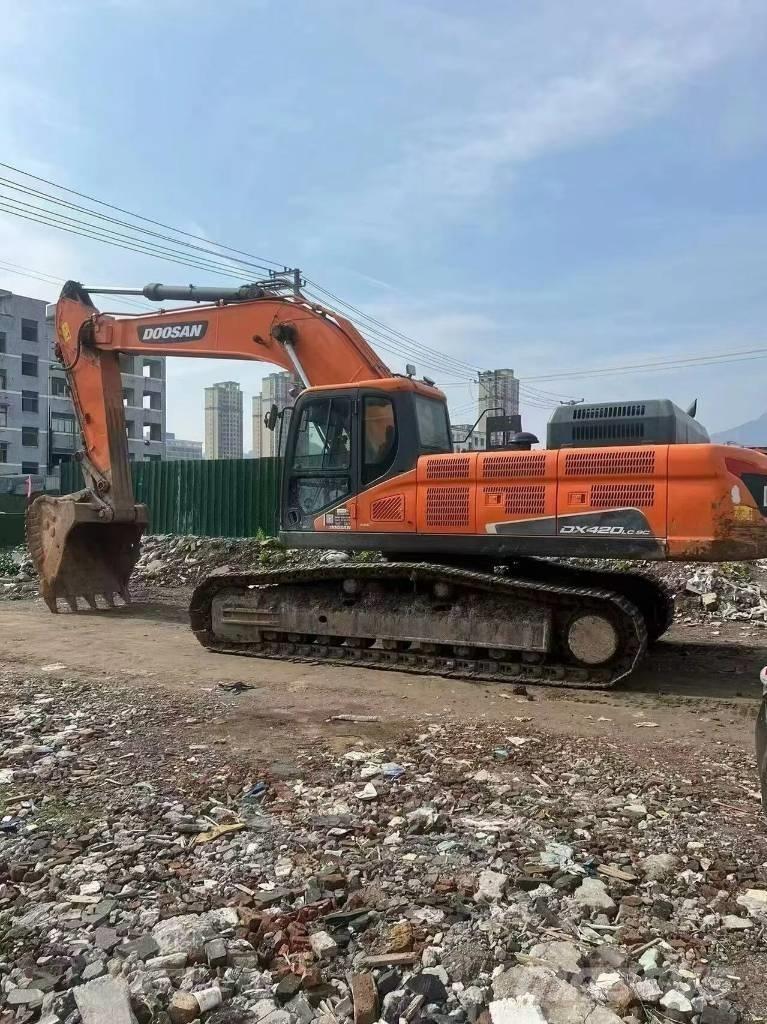 Doosan DX420LC Bagri goseničarji