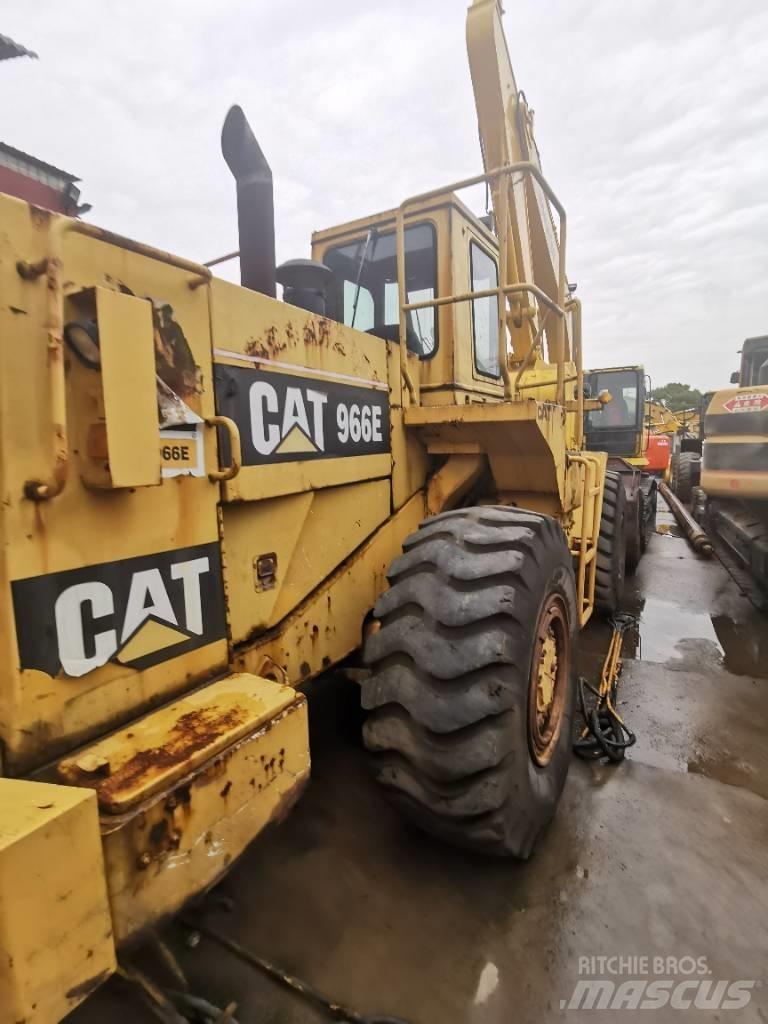 CAT 966E Kolesni nakladalci