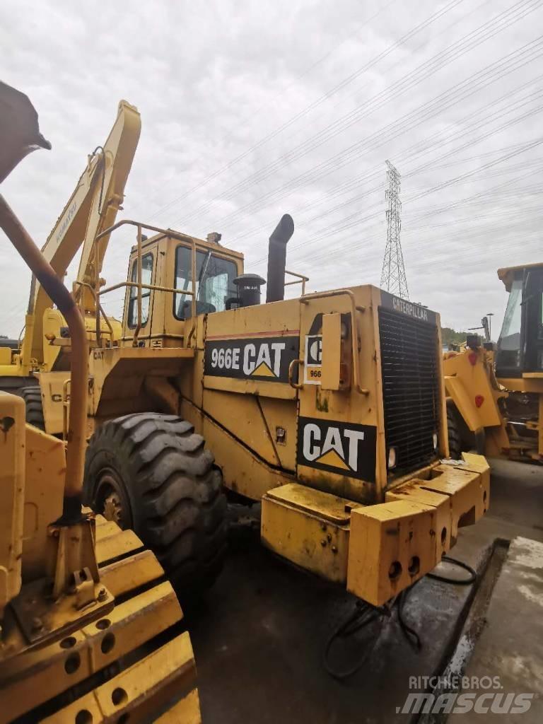 CAT 966E Kolesni nakladalci