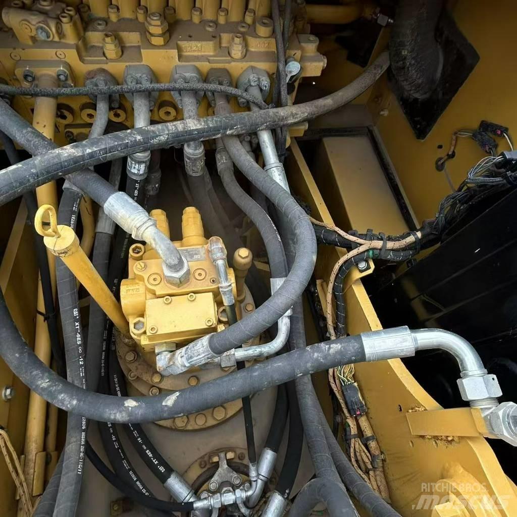 CAT 320 GC Bagri goseničarji
