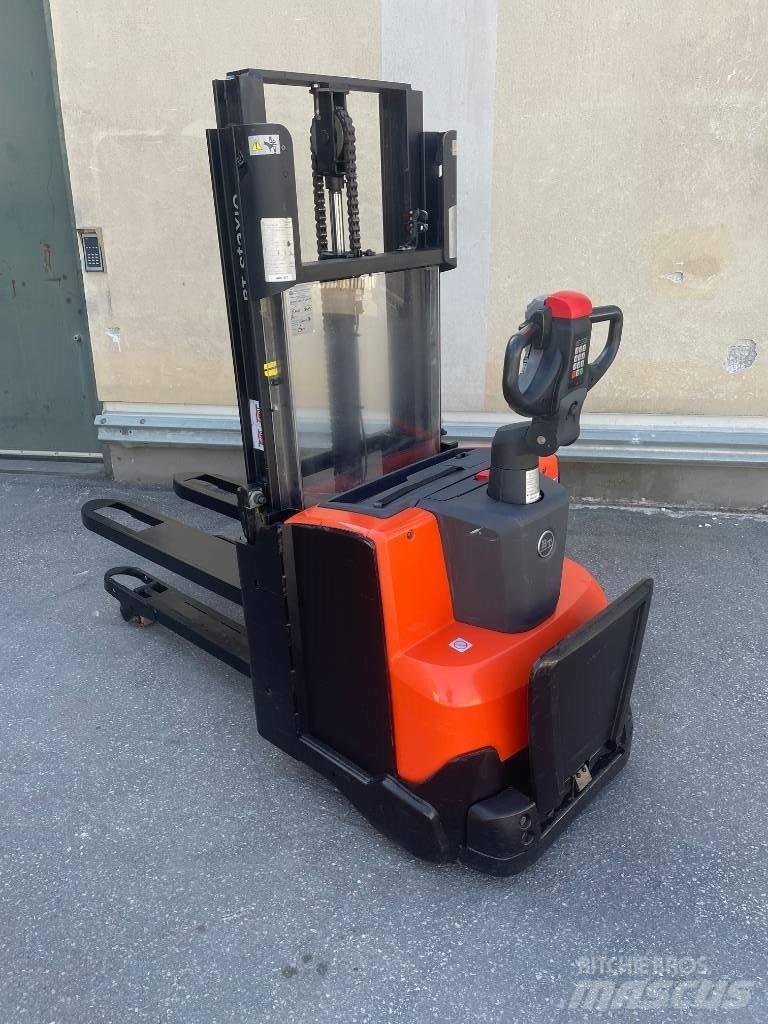 BT SWE200D Ročni električni viličar