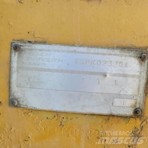 CAT 311 Bagri goseničarji