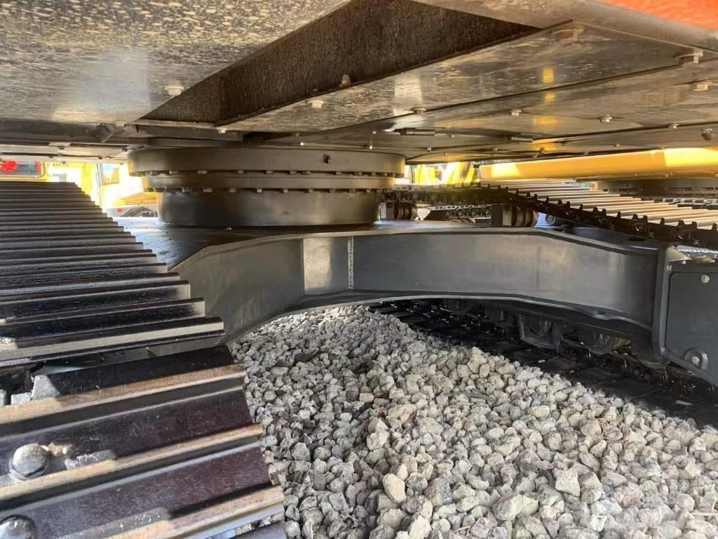 Doosan DX 225 Bagri goseničarji