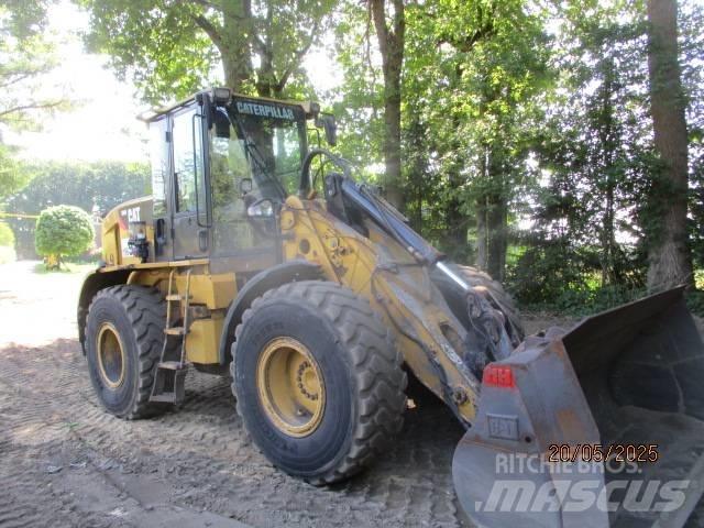 CAT 924 Kolesni nakladalci