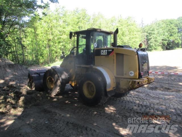 CAT 924 Kolesni nakladalci