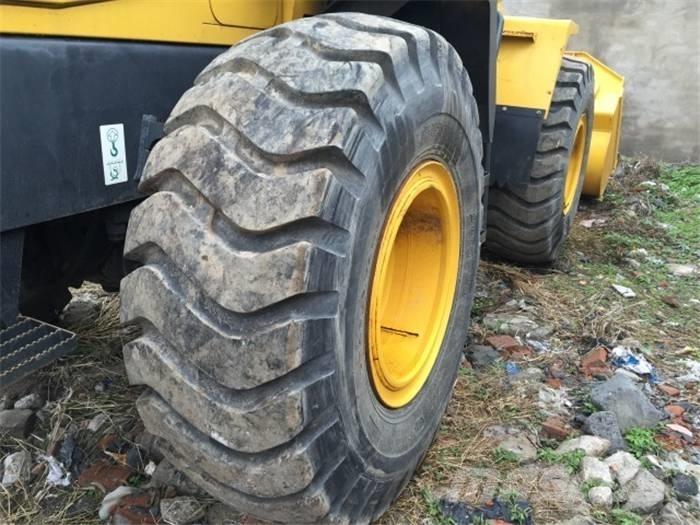 Komatsu WA 320-5 Kolesni nakladalci
