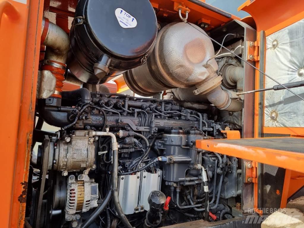 Doosan DL 300-5 Kolesni nakladalci