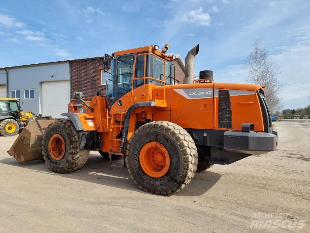 Doosan DL 300-5 Kolesni nakladalci