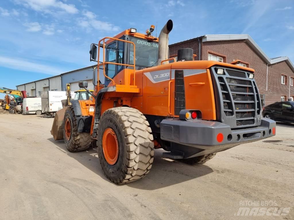 Doosan DL 300-5 Kolesni nakladalci