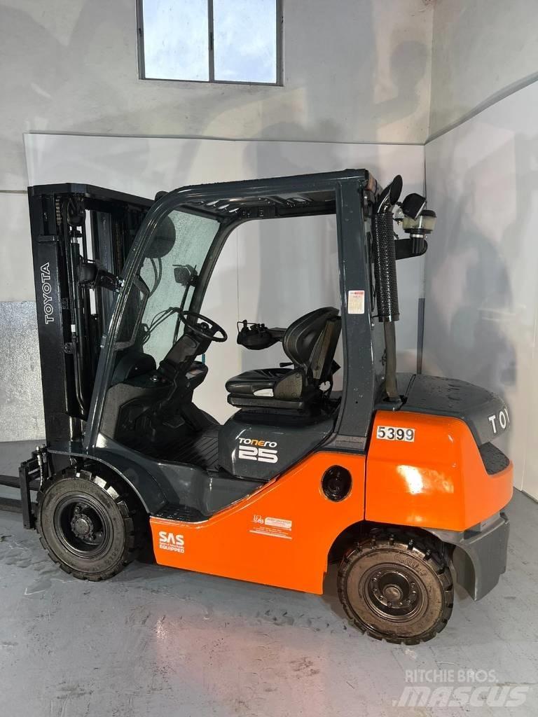 Toyota 02-8 FD F 25 Dizelski viličarji