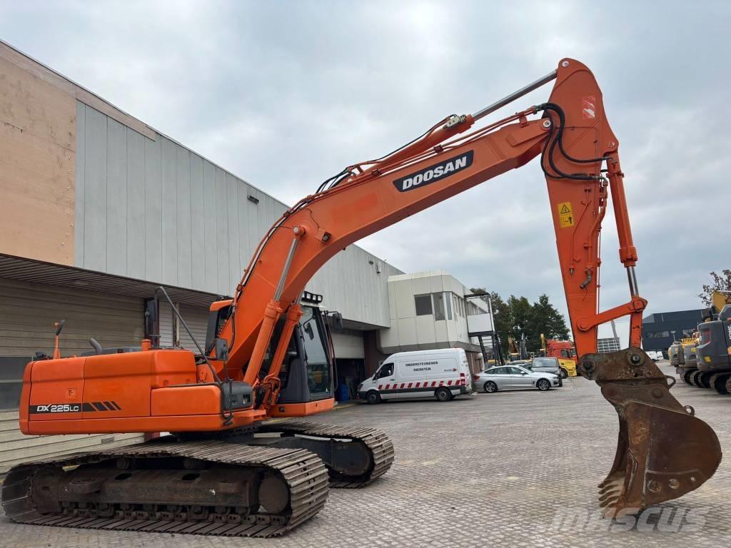 Doosan DX 225 LC Bagri goseničarji