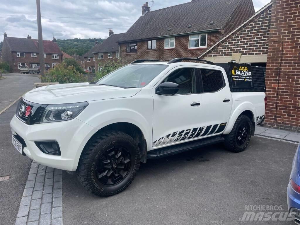 Nissan Navara Avtomobili
