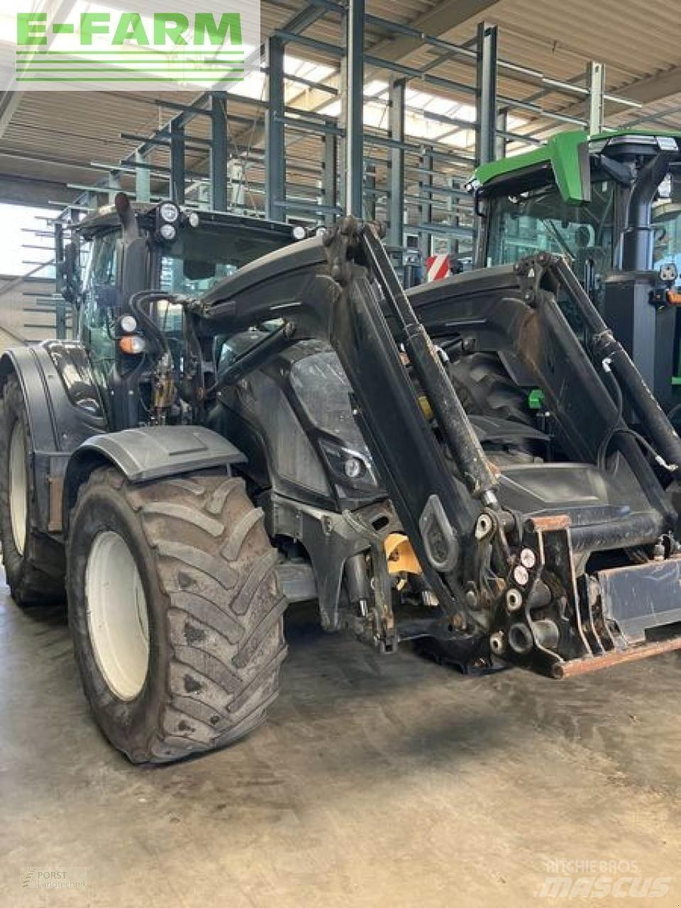 Valtra n174 Traktorji