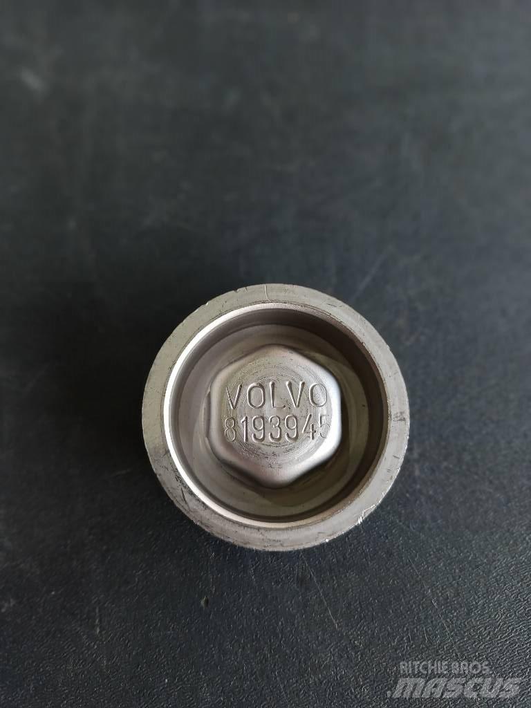 Volvo PLUG 8193945 Motorji