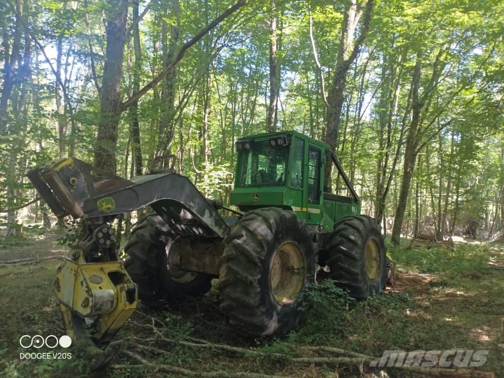 John Deere 548 G III Skiderji