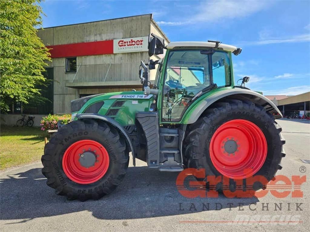 Fendt 718 Traktorji