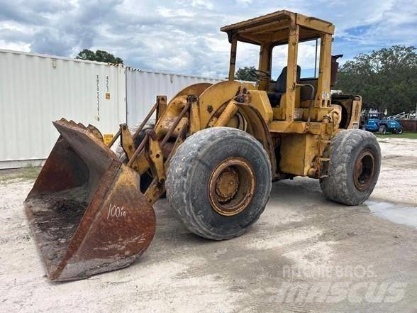 CAT 950 Kolesni nakladalci