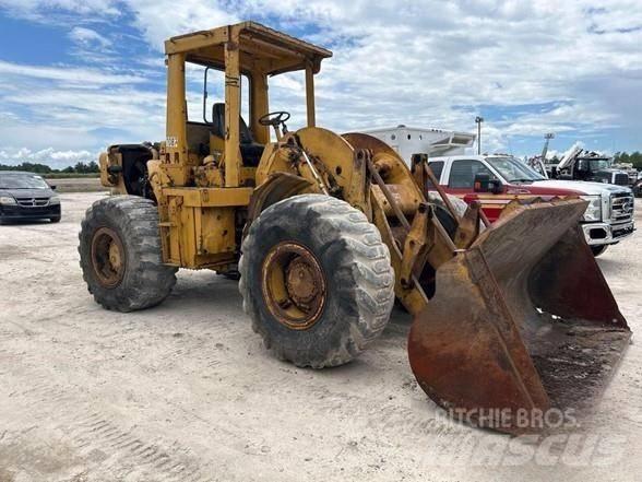 CAT 950 Kolesni nakladalci