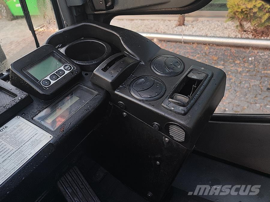 Toyota 02-8FGF15 Plinski viličarji