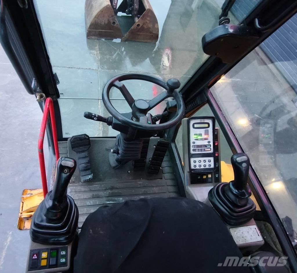 CASE WX 170 Bagri za prekladanje primarnih/sekundarnih surovin