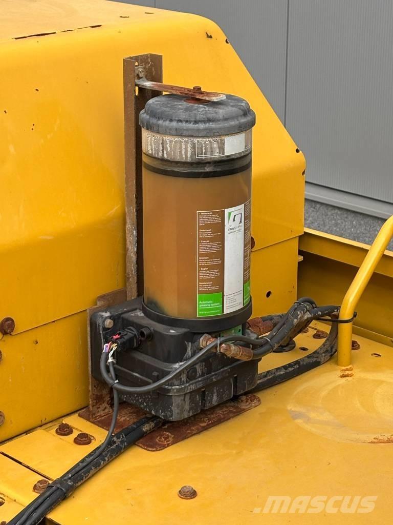 CAT 352 Bagri goseničarji