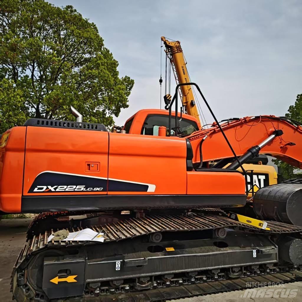 Doosan DX 225 Bagri goseničarji