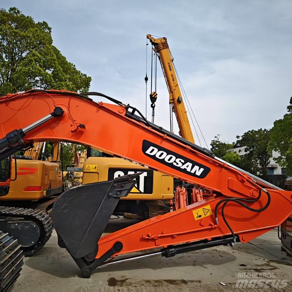Doosan DX 225 Bagri goseničarji