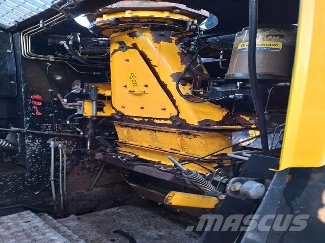 New Holland FR700 Stroji za krmo na lastni pogon