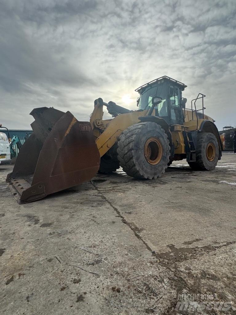 CAT 972 M Kolesni nakladalci