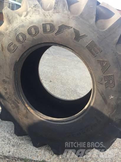 Goodyear 650/75R32 Gume, kolesa in platišča