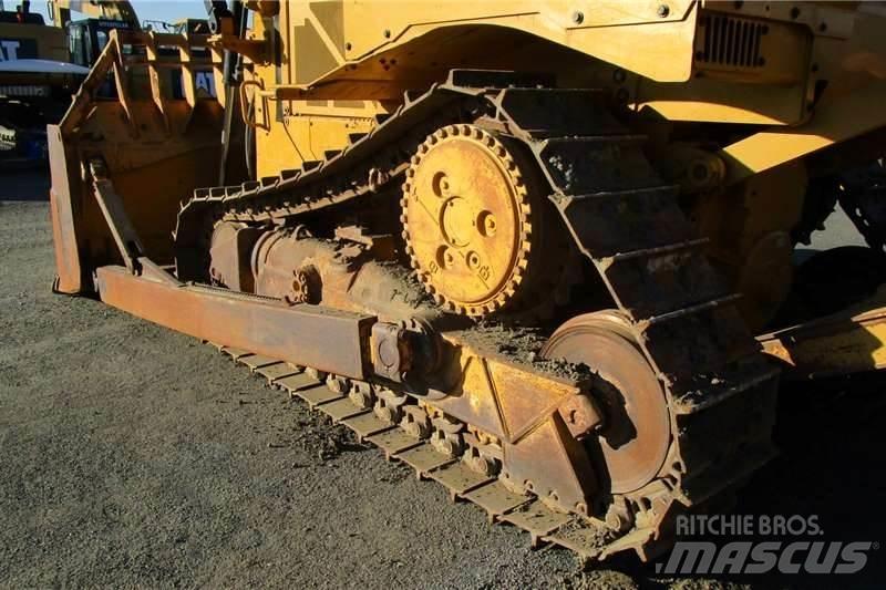 CAT D6R2 Buldožerji goseničarji