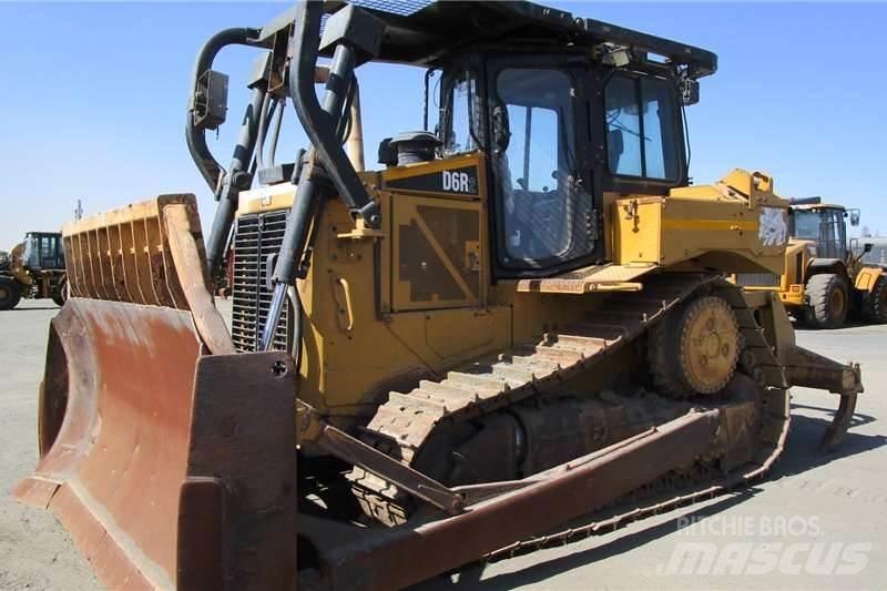 CAT D6R2 Buldožerji goseničarji