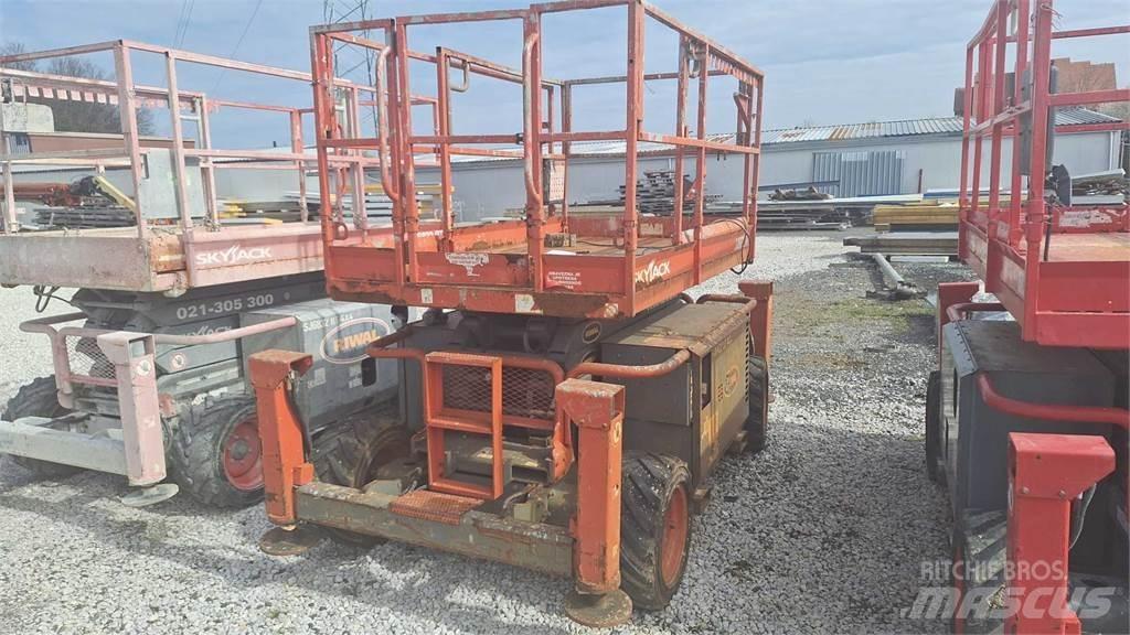 SkyJack SJ6832RTE Škarjaste dvižne ploščadi