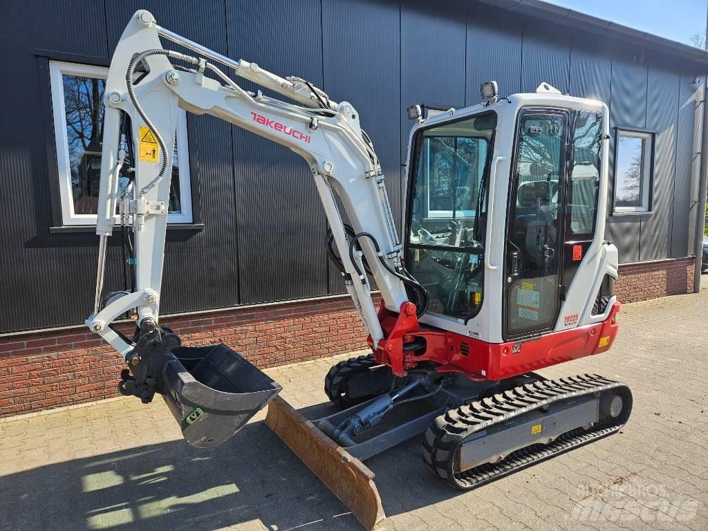 Takeuchi TB 225 Mini bagri <7t
