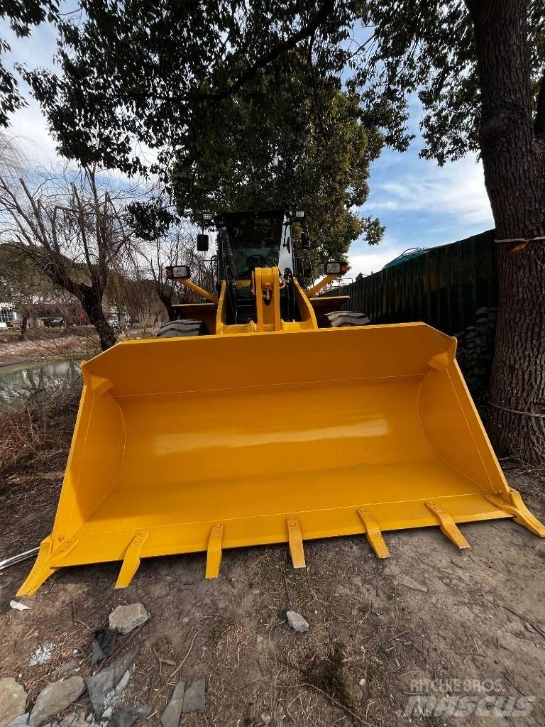Komatsu WA 380-3 Kolesni nakladalci