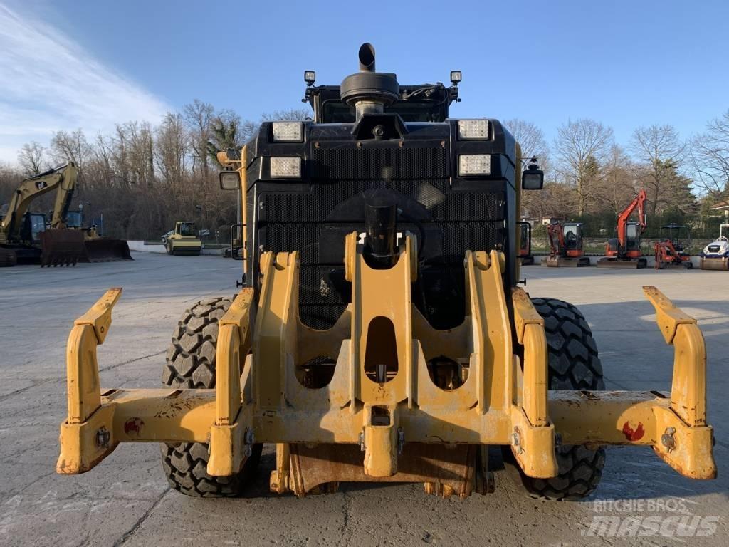 CAT 140 M 3 Grederji