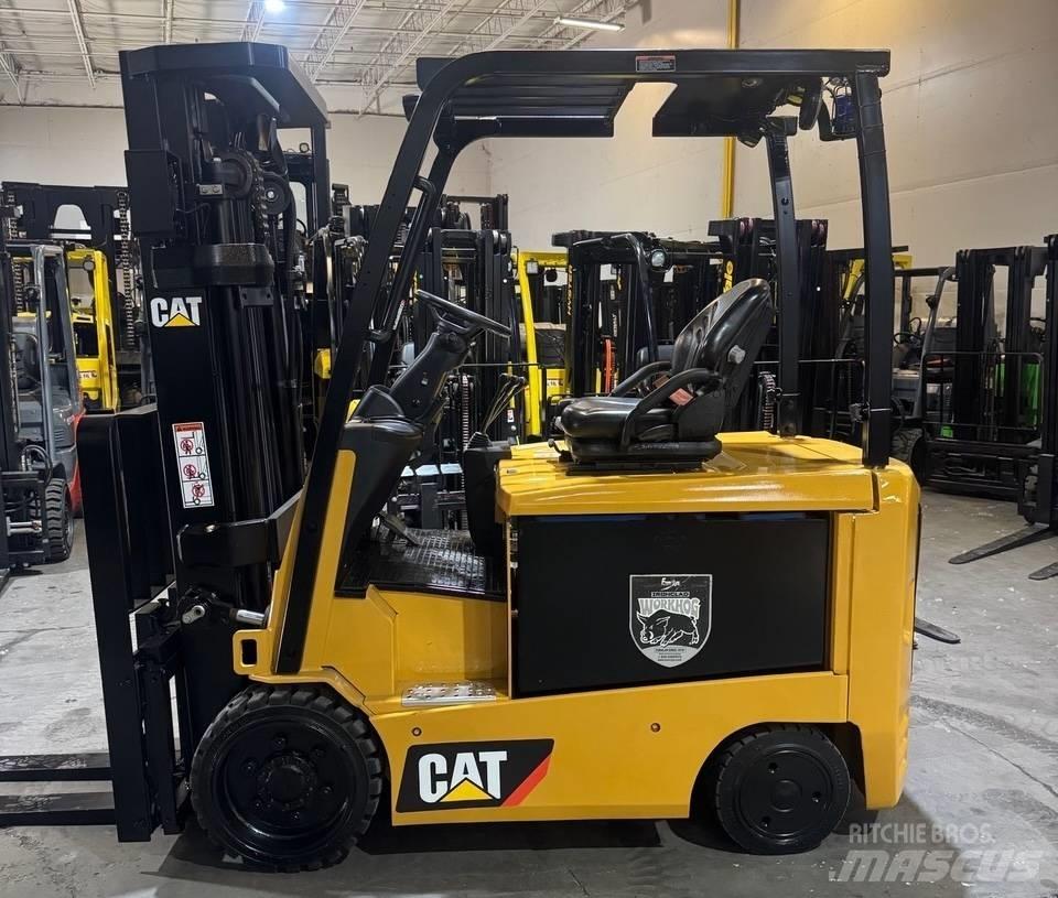 CAT EC30N2 Električni viličarji
