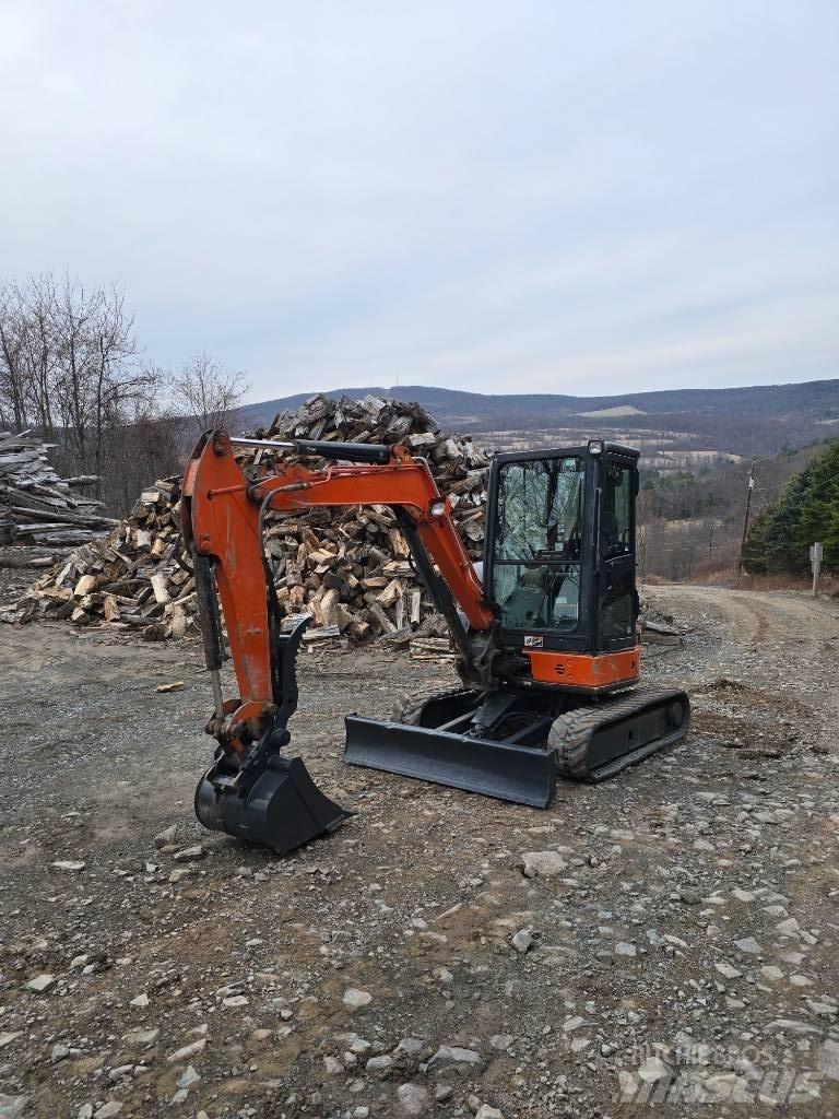 Hitachi ZX35 Mini bagri <7t