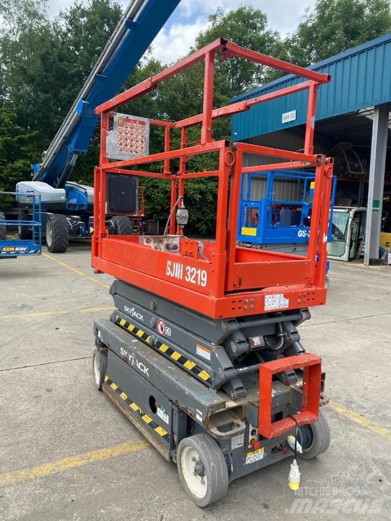 SkyJack SJ 3219 Škarjaste dvižne ploščadi