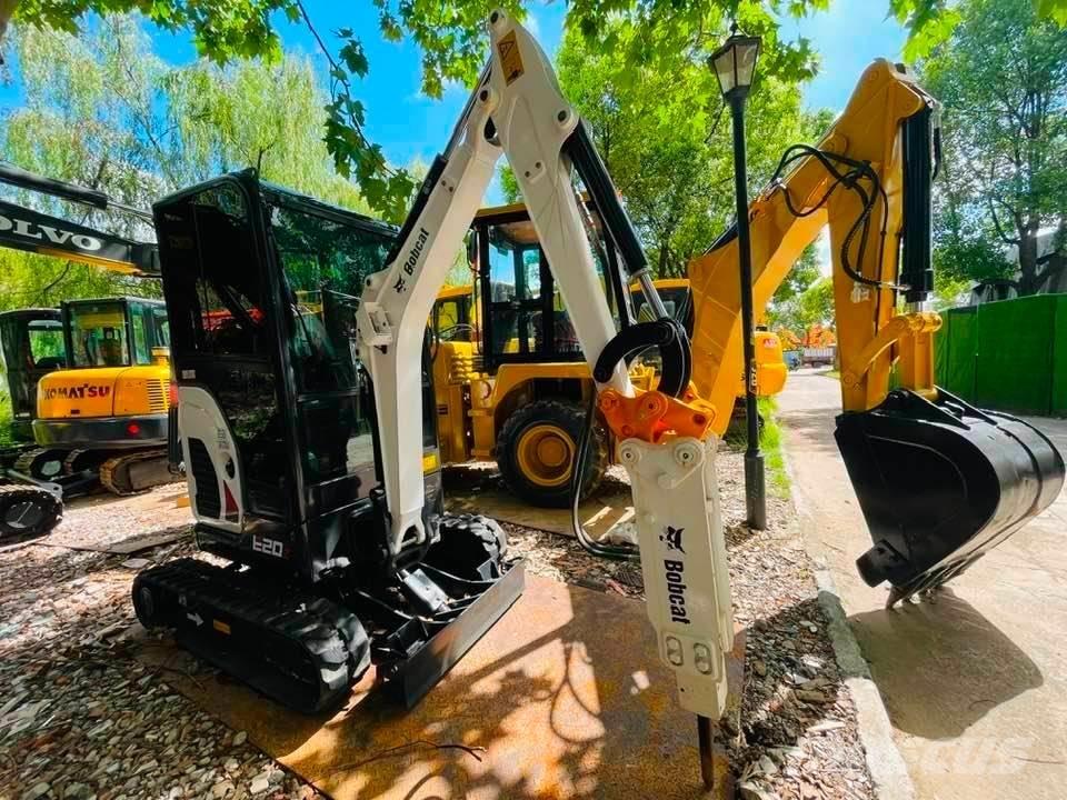 Bobcat E20z Mini bagri <7t