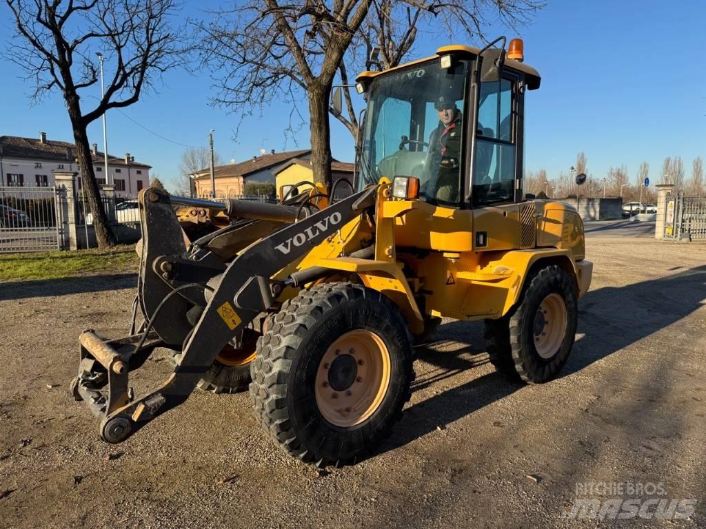 Volvo L 30 G Kolesni nakladalci