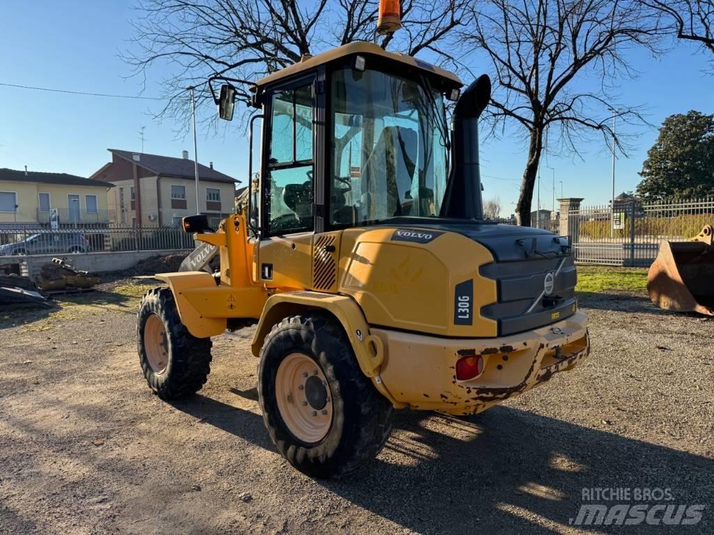 Volvo L 30 G Kolesni nakladalci