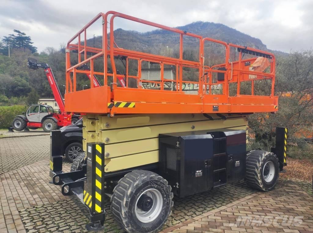JLG 430 LRT Vertikalna dvigala